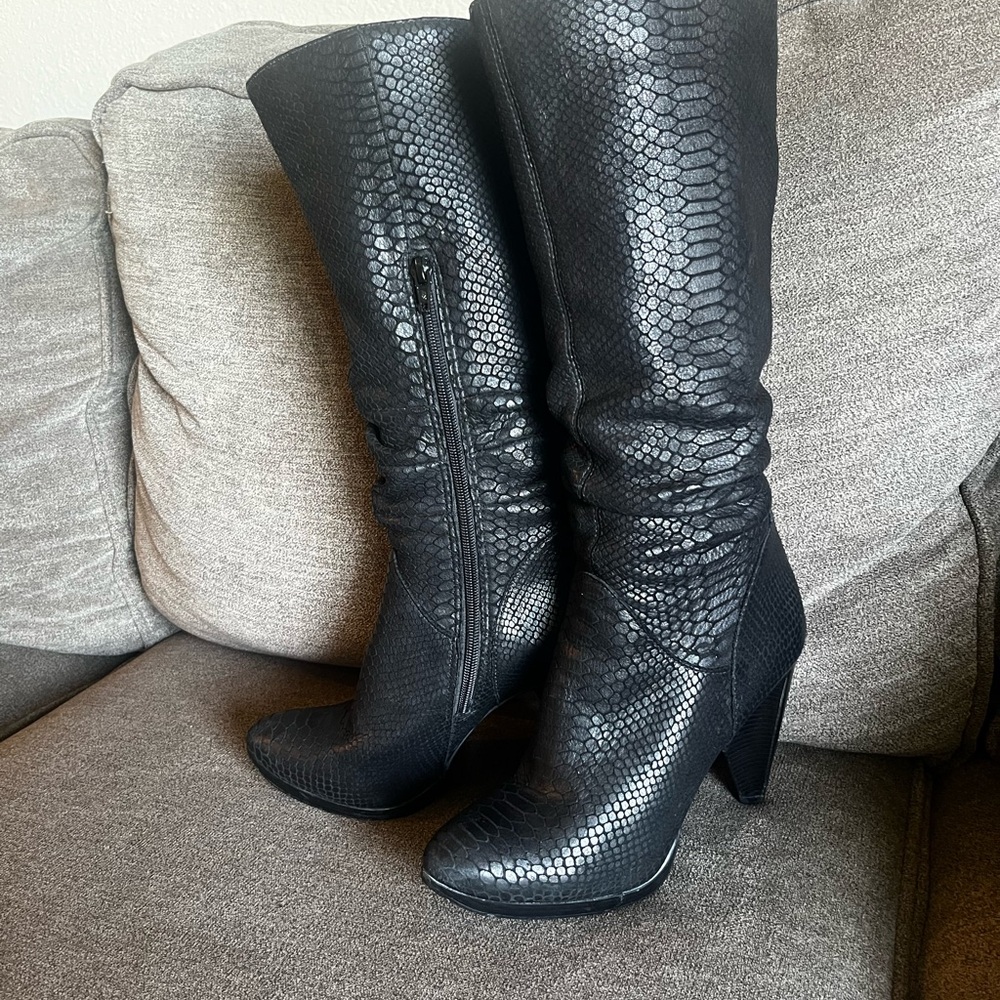 Black Snakeskin leather Pattern Knee-High Boots
